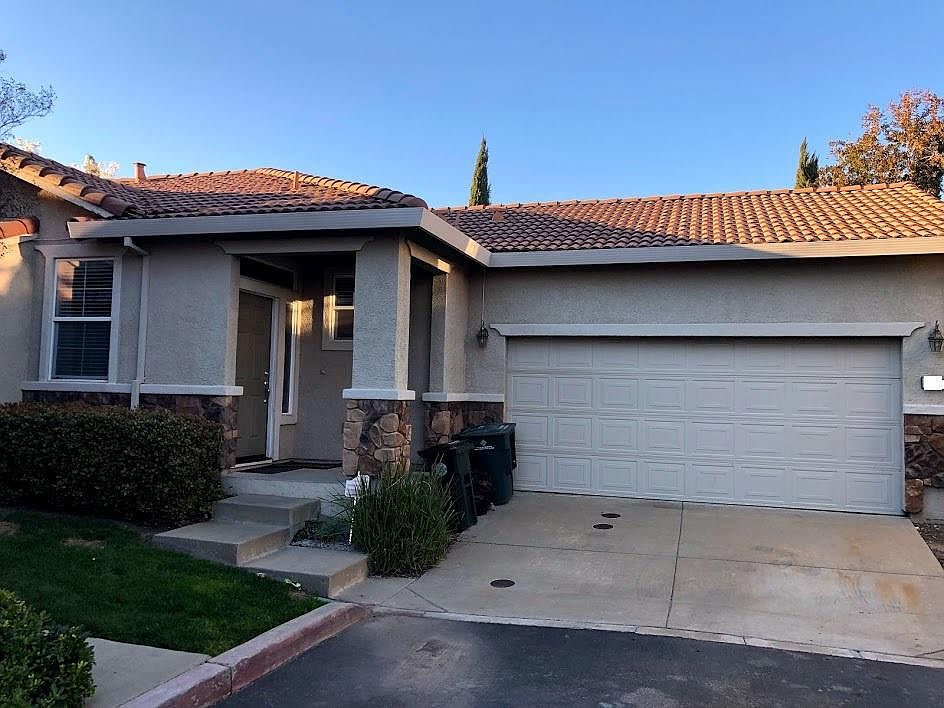 1st image of 307 Dragonfly Cir
