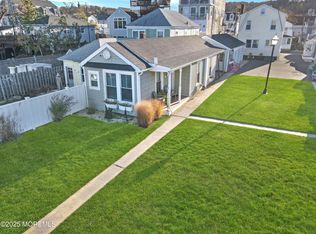 58 5th St, Highlands, NJ 07732