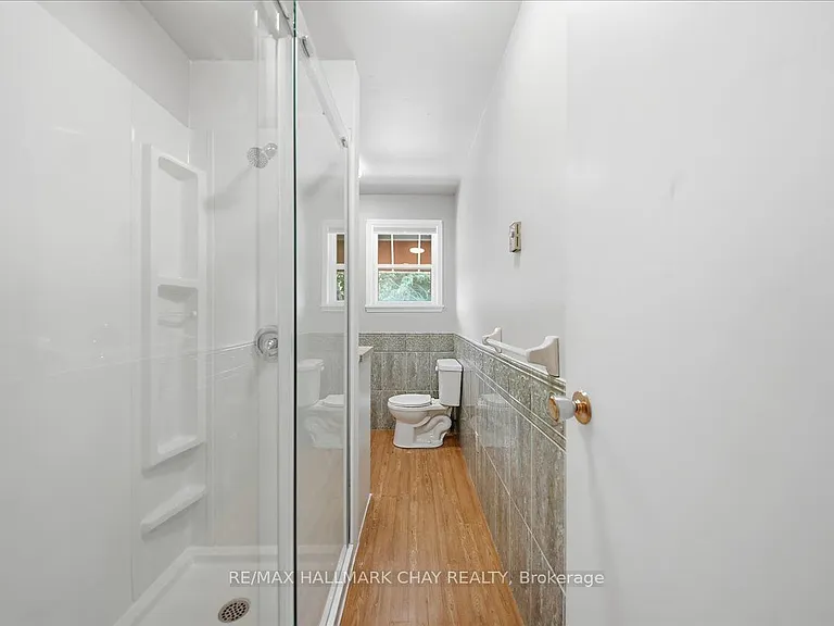 124 Victoria St W #A — Photo 13