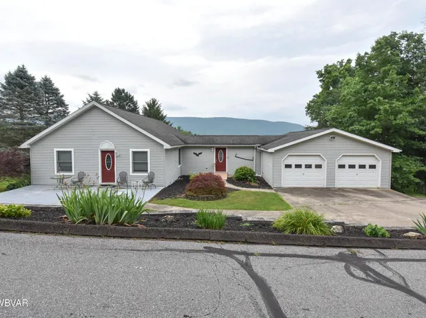 26 Parkwood Dr, Flemington, PA 17745