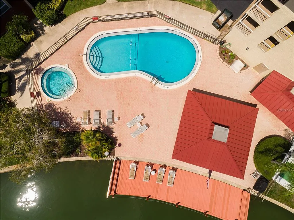 2 bed, 2.0 bath, 1090 sqft, $2,300 — Photo 4