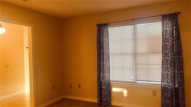 3 bed, 2.0 bath, 1700 sqft, $1,950 — Photo 2