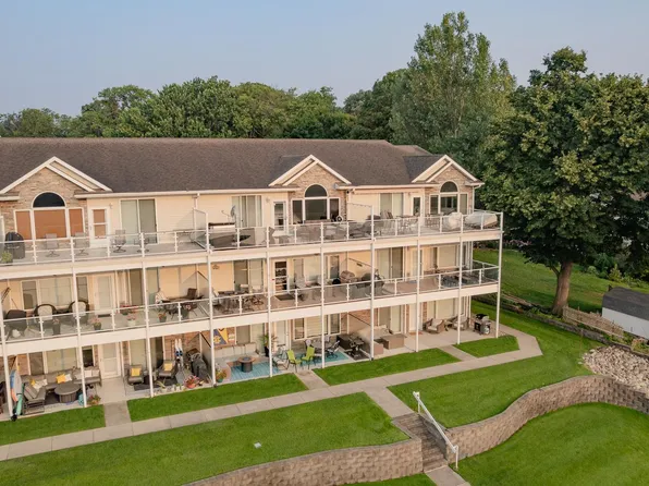 14 Iowa St #B2, Arnolds Park, IA 51331