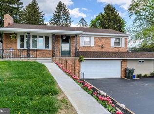 825 Henry Ln, York, PA 17402