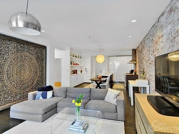 2nd image of 60 Pineapple St APT 3I
