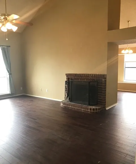 702 Long Hill Ct — Photo 9
