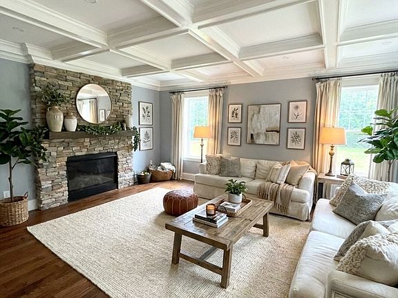 5th image of 4 Hummingbird Ln