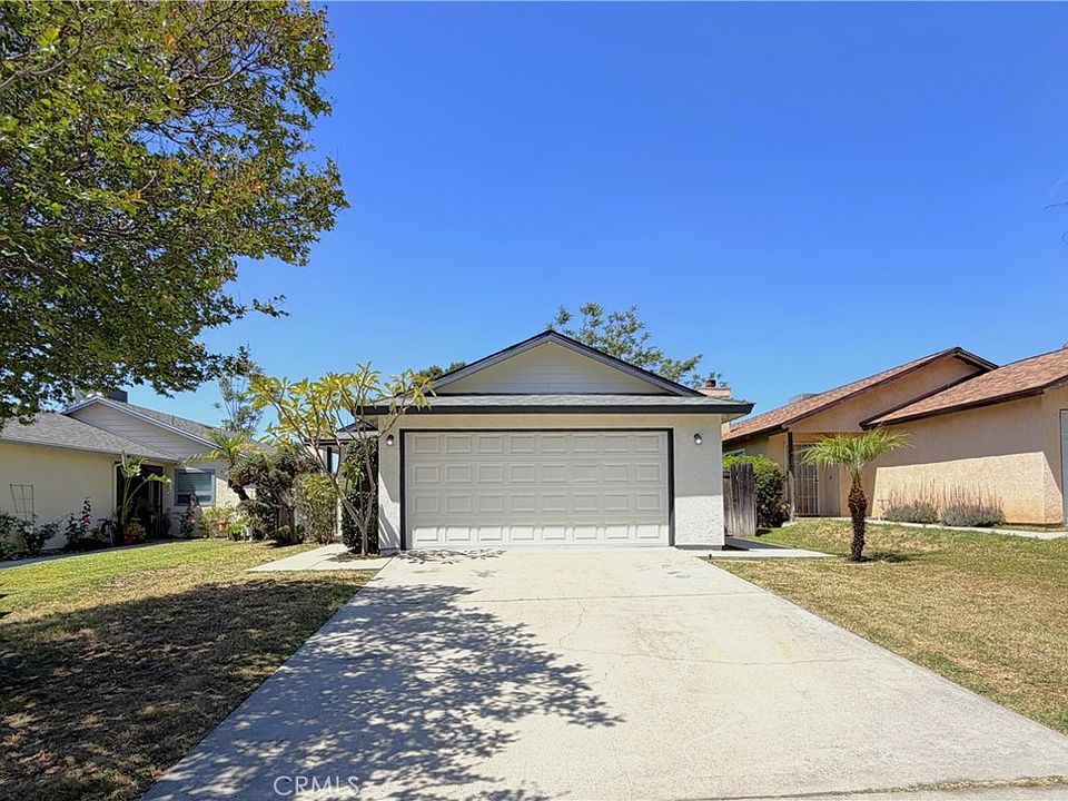 1st image of 2878 Acacia Ave