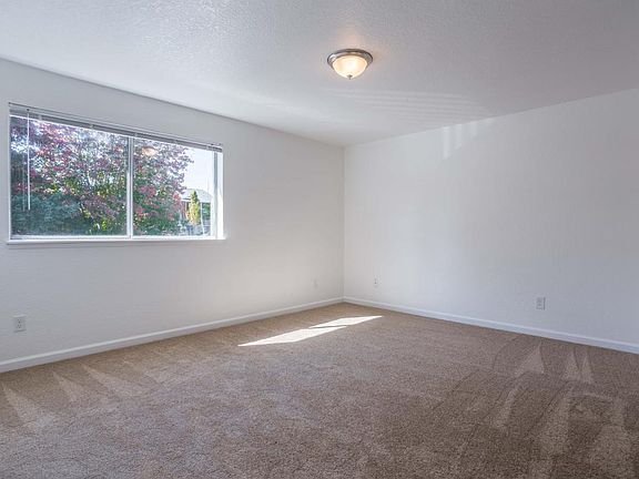 4th image of 2629 Lincoln Way APT D39