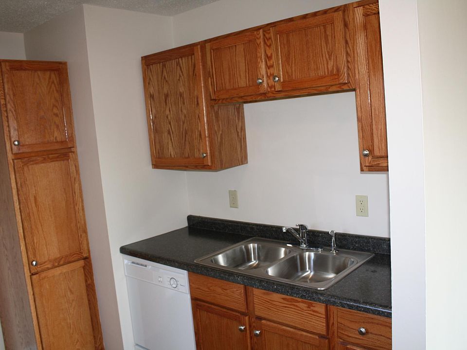 2nd image of 1895 Minnehaha Ave W APT 5