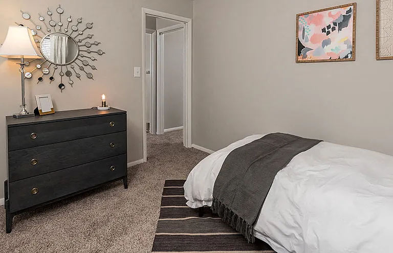 Tuckahoe Creek Apartments — Photo 11
