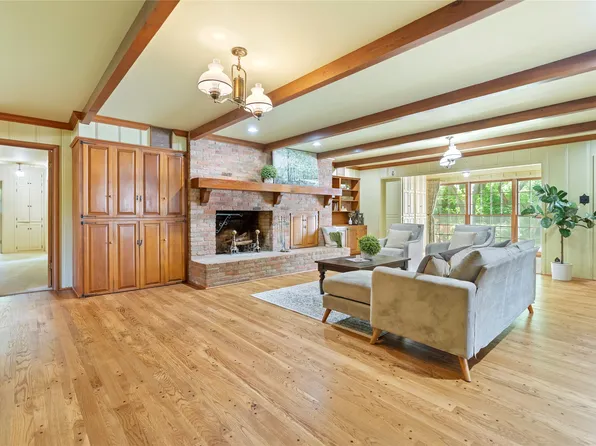 214 Country Club Rd, Hillsboro, TX 76645