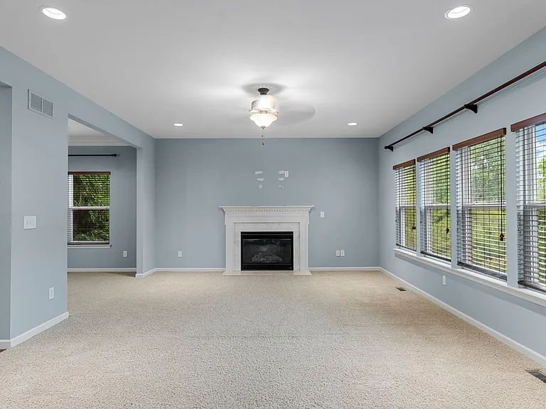 615 Derby Way Dr — Photo 17