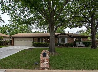 1760 Acorn Ln, Hurst, TX 76054