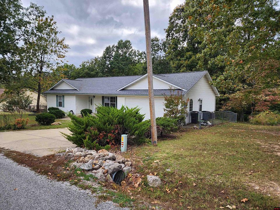 2nd image of 113 Wunderland Dr
