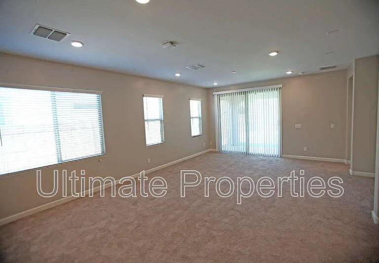 20238 W Buchanan St — Photo 18