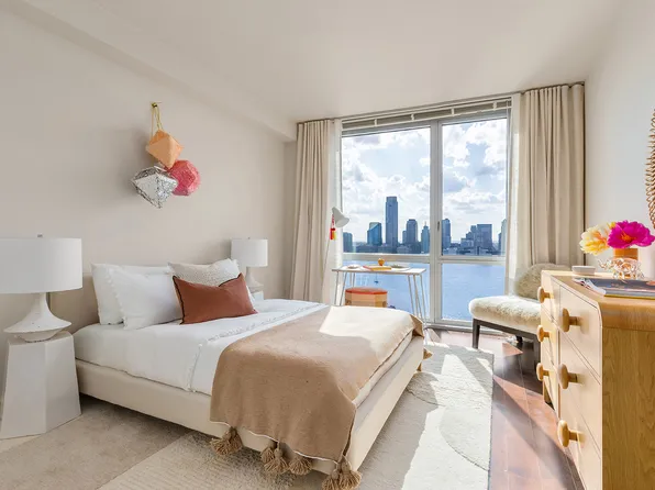 20 River Terrace image 7 of 26