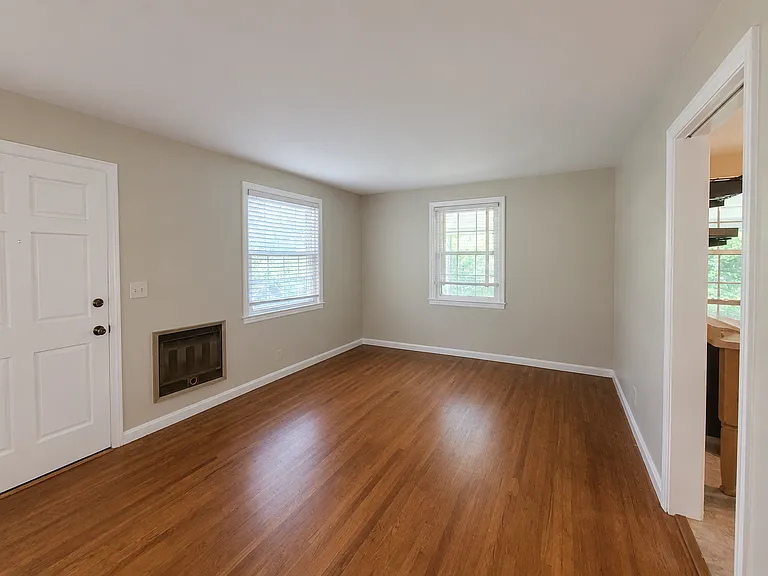 200 Graylynn Dr — Photo 5