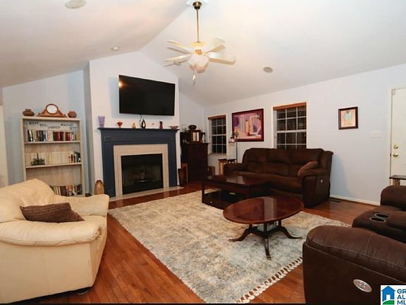 4th image of 800 Landmark Rd