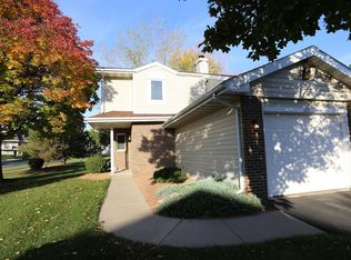 101 Meadow Oak Trl, Waunakee, WI 53597