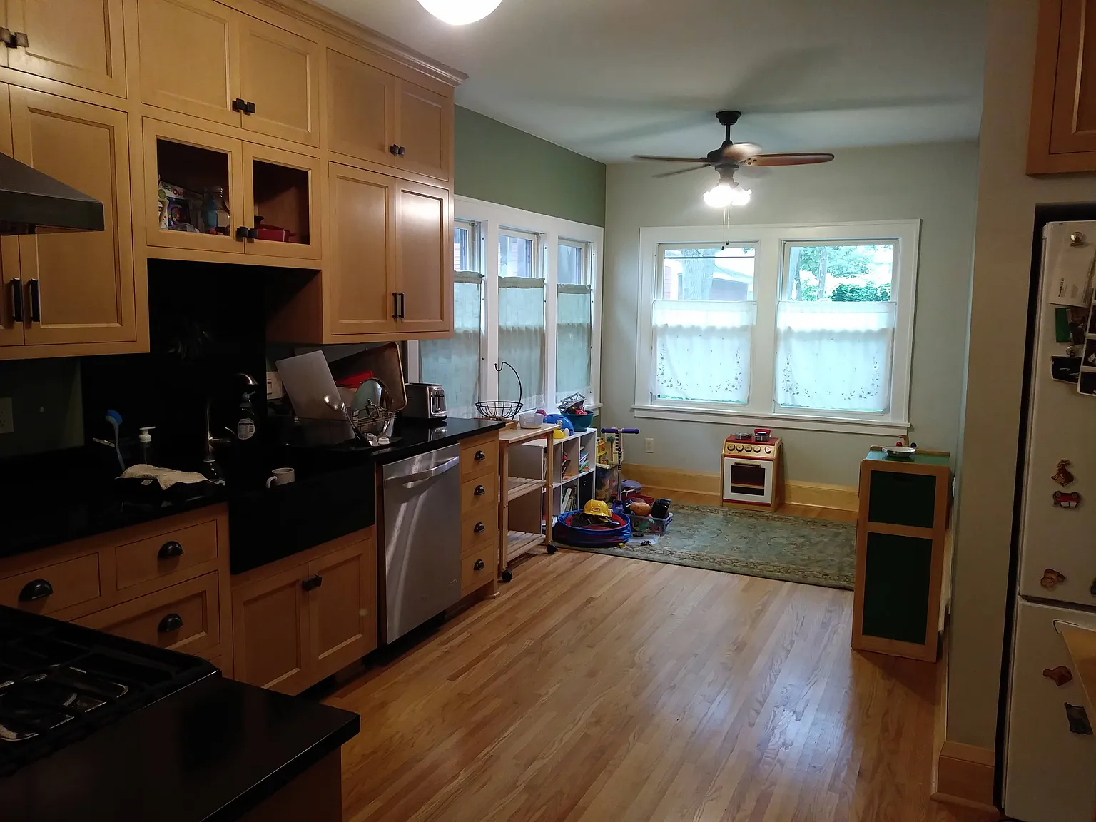 2 bed, 1350 sqft, $1,975 — Photo 2