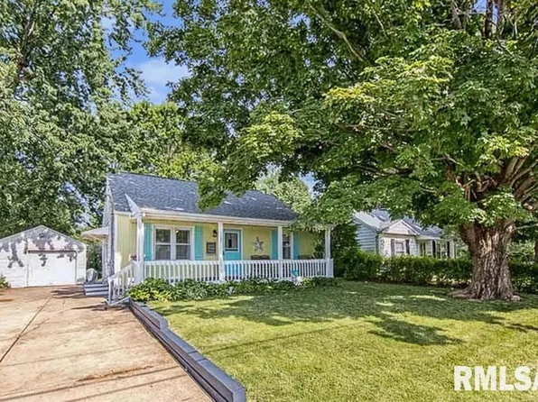 117 Vine St, Washington, IL 61571