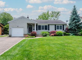 56 Lakeland Ave, Babylon, NY 11702