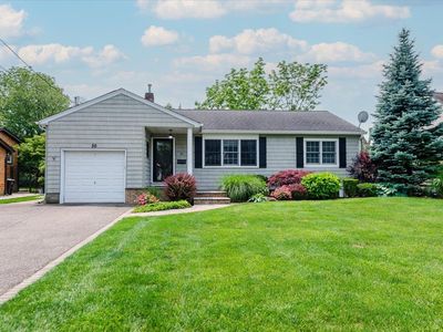 56 Lakeland Avenue, Babylon, NY, 11702