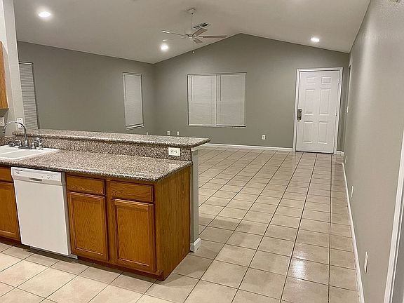 4th image of 7349 Bayside Dr
