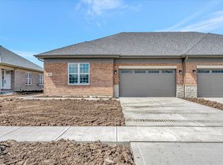 8026 Bradley Dr, Tinley Park, IL 60487