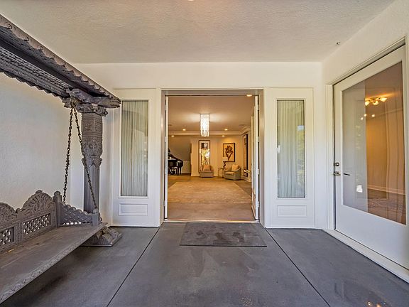 2nd image of 4540 1/2 Balboa Ave
