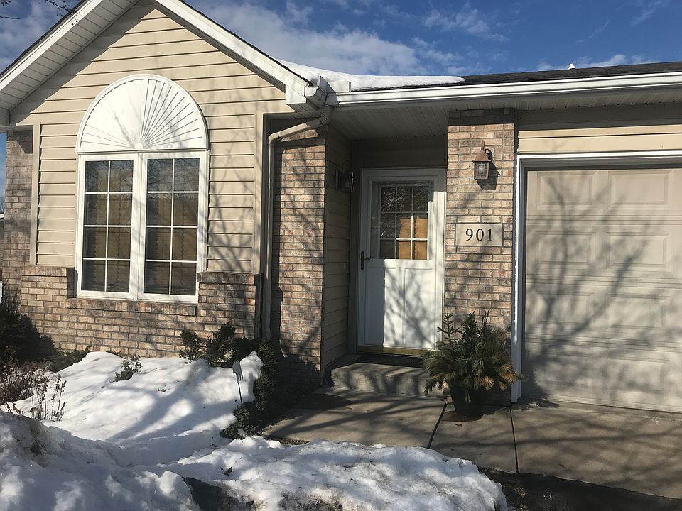 1st image of 901 Evergreen Ct