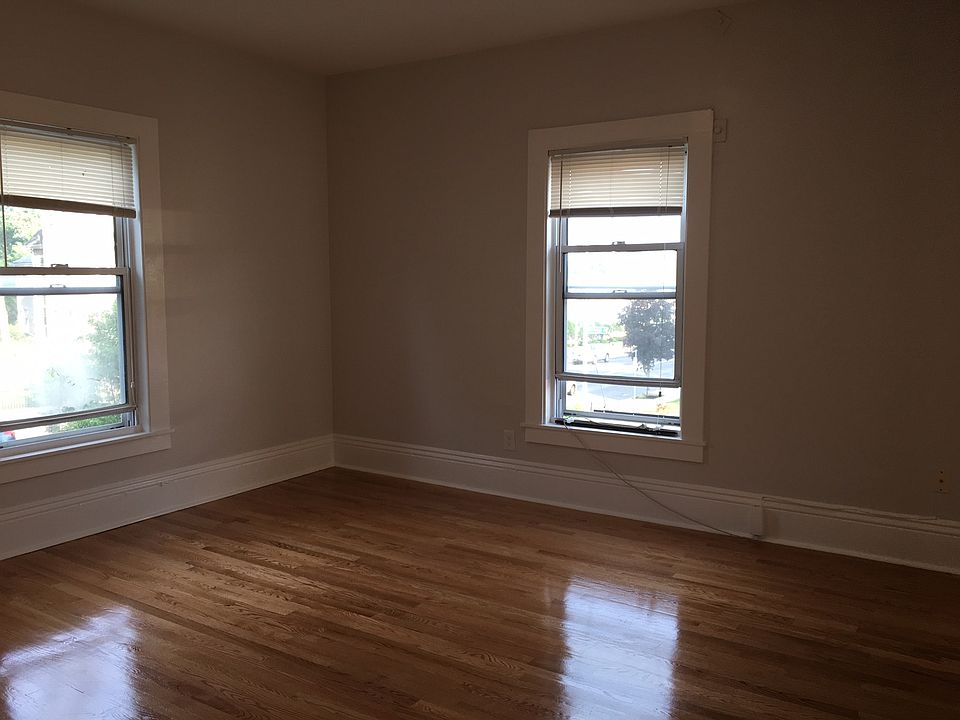 2nd image of 690 Main St APT 2