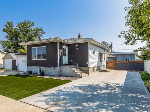613 NW 1st St SE, Redcliff, AB T0J 2P2