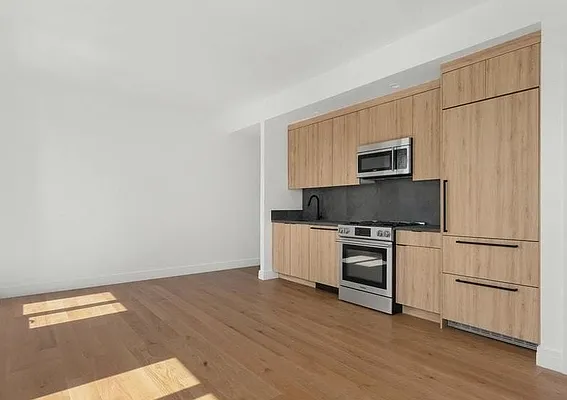 Rented by Apple Realty Group Corp | media 19