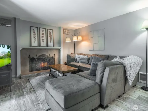 17515 151st Avenue SE #6-6, Renton, WA 98058
