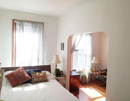 Rented by Realty Collective | media 14