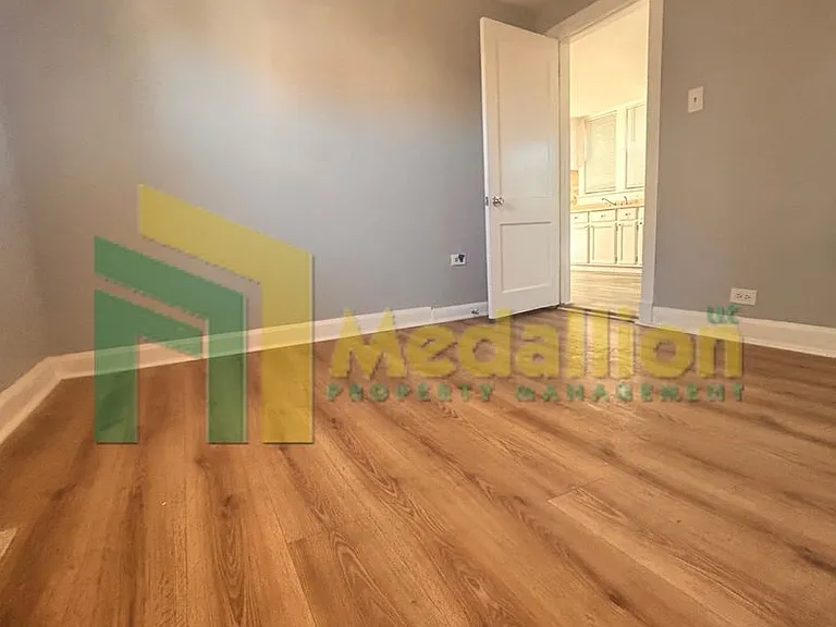 9116 S Greenwood Ave — Photo 14