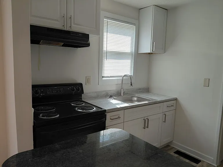 2950 Jackson St — Photo 6