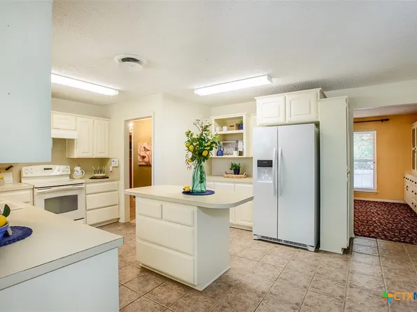1725 Forest Hills Dr, Harker Heights, TX 76548