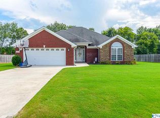 122 Bucks Pocket Dr, New Market, AL 35761