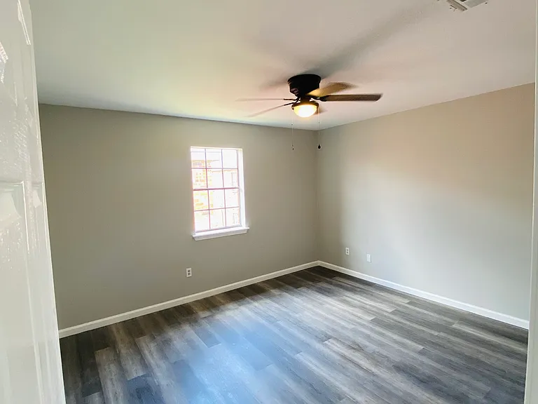 302 Sweetbriar St #B — Photo 9