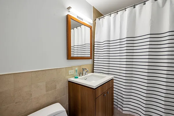 Rented by Compass | media 19