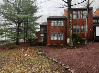 91 Ruffed Grouse Ct, Lake Harmony, PA 18624