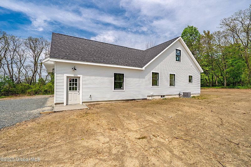 4th image of 60 Plante Lane