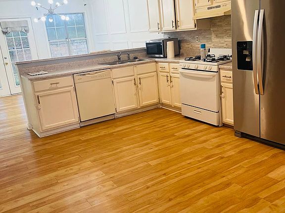 5th image of 4706 Cedar Park Way