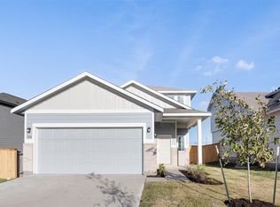 704 Yellow Ribbon Trl, Jarrell, TX 76537