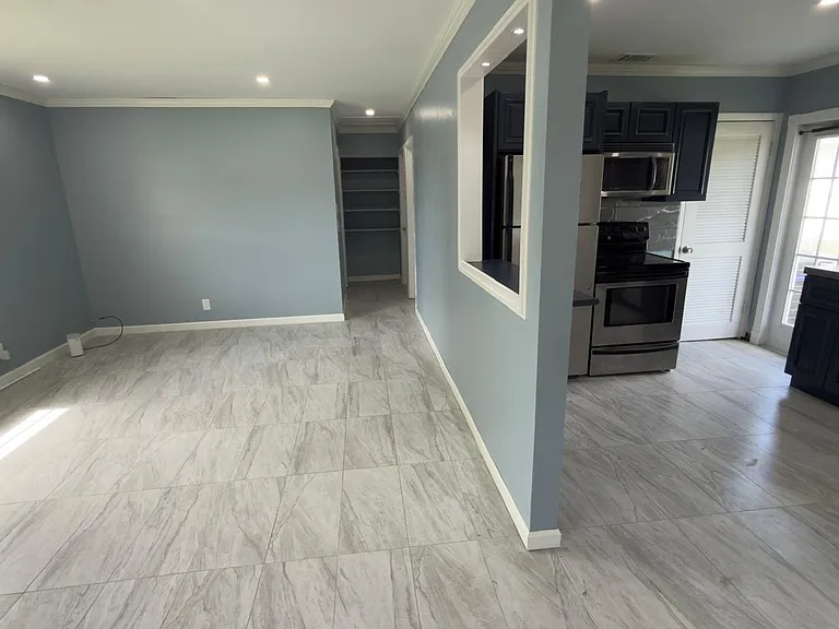 1310 W 24th St — Photo 11