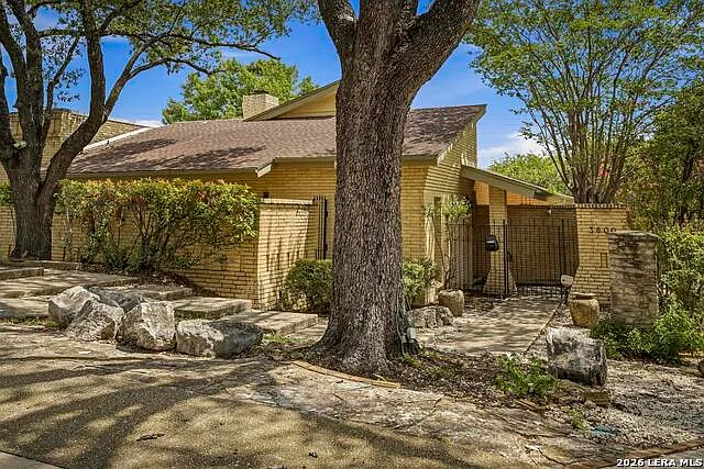 2 bed, 2.0 bath, 1907 sqft, $1,999 — Photo 4