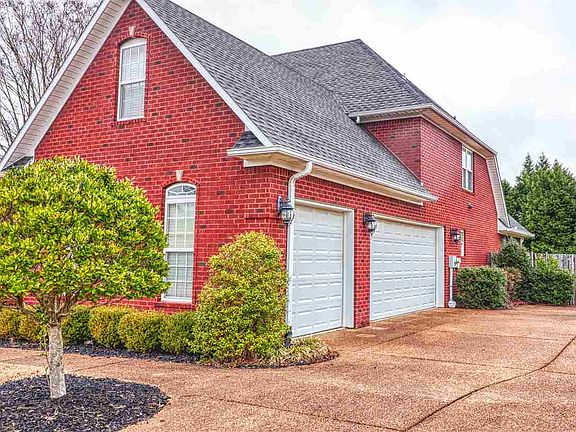 2nd image of 23 Larkwood Dr
